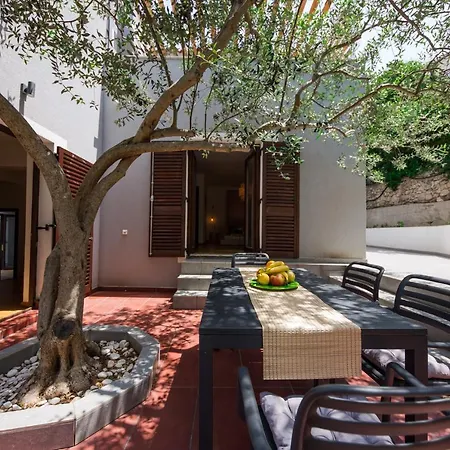 Casa Dubi Hvar フヴァル