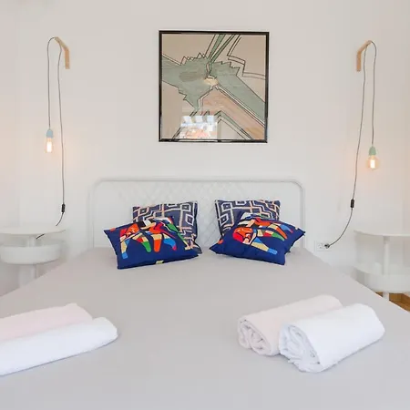 Casa Dubi Hvar フヴァル