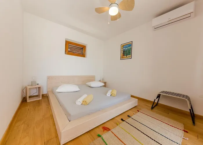 Casa Dubi Hvar Affittacamere 3*